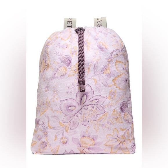 Victoria's Secret packable towel and Coconut Sol Shimmer lotion - Picture 8 of 10